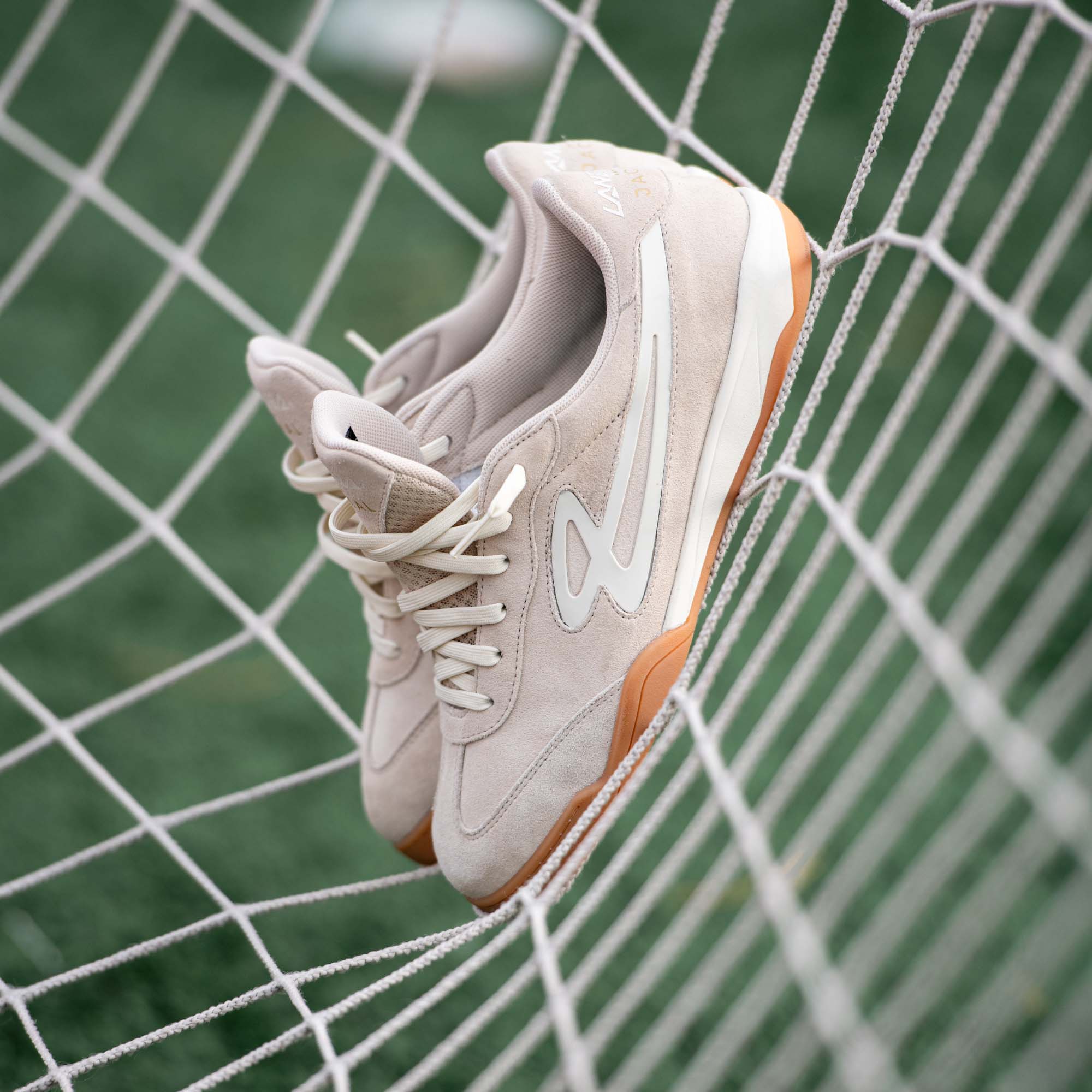 Lanzera Jackal Crema | Suede Sneakers for Futsal and Lifestyle
